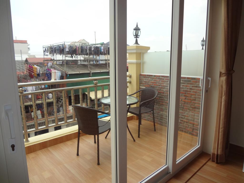 Phnom Penh Le Vincent Hotel Exterior photo