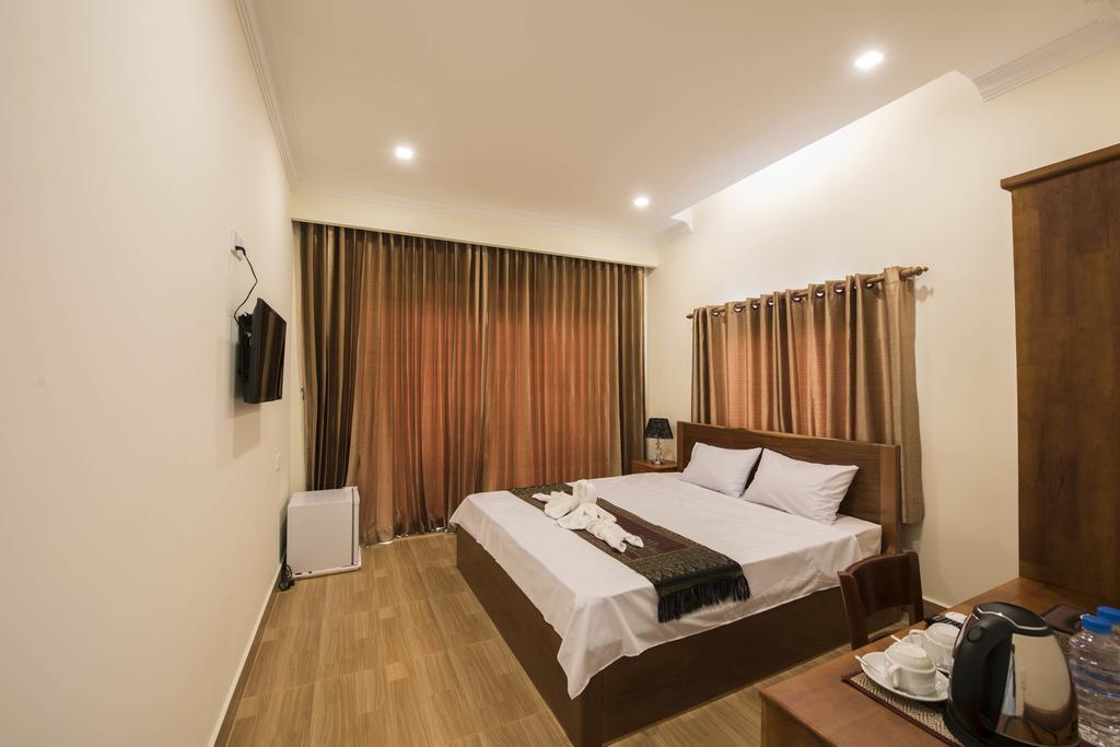 Phnom Penh Le Vincent Hotel Exterior photo